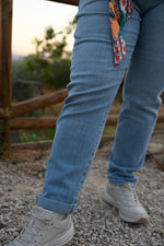 Pantalón Vaquero curvy con Cinturón