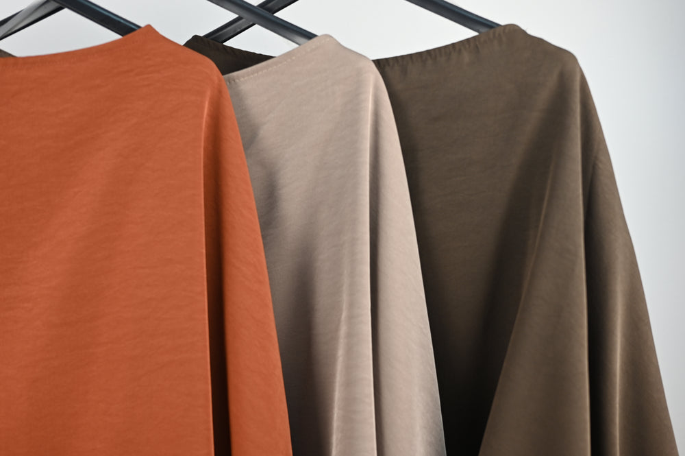 Blusa Satinada Manga Murciélago