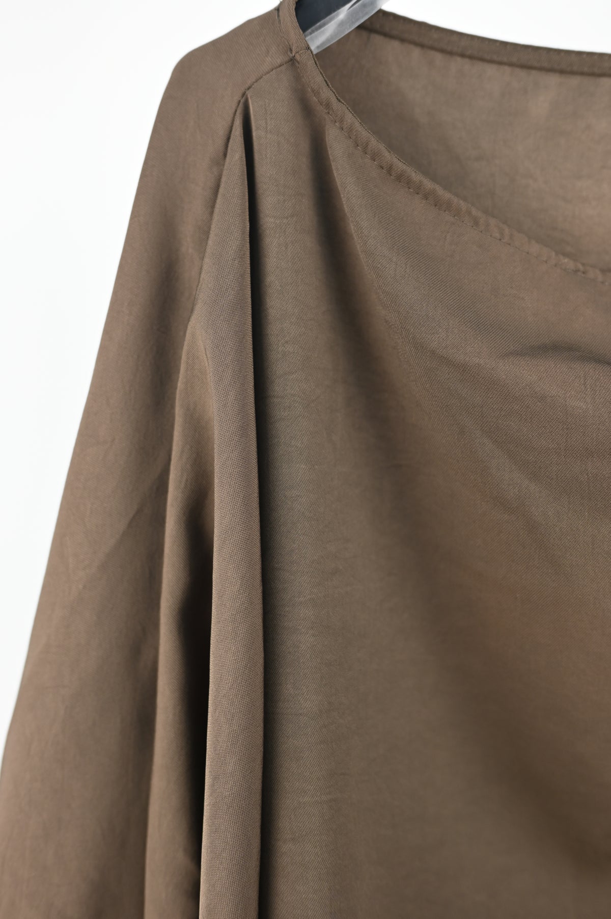 Blusa Satinada Manga Murciélago