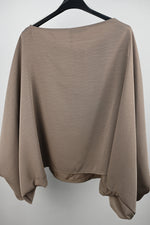 Blusa Satinada Manga Murciélago