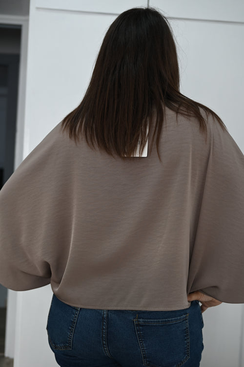 Blusa Satinada Manga Murciélago