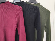 Jersey corto de canalé cuello alto