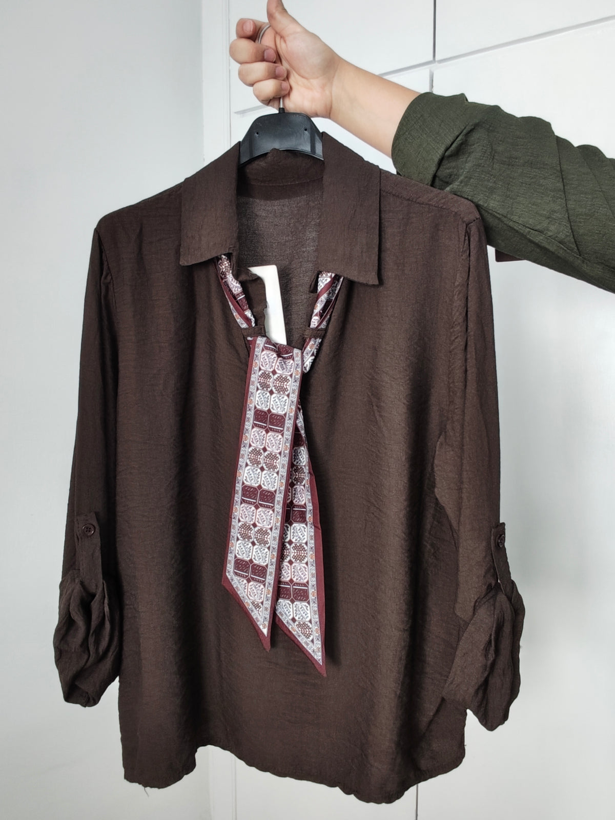 Camisa con Corbata Desmontable