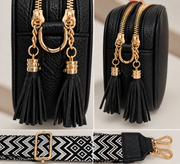 Bolso Bandolera Negro con Correa Estampada
